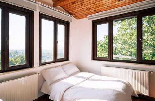 Derbent Apartment | Chic Flat w Terrace, Garden, Fireplace in Nature