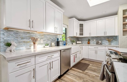 South Lake House | Chic Getaway w/Heated Pool & Short Walk to Beach