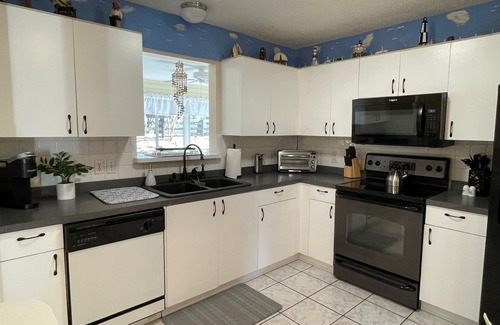 Candler House | Chic Golf Cart Retreat in The Villages - Rio Ponderosa Haven, Private Oasis!