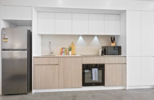 North Fremantle Apartment | Chic Ground-Floor Studio Near Local Cafés