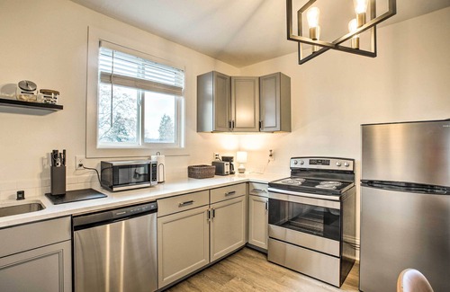 West Central Apartment | Chic & Historic Apt: 1 Mile to Dtwn Spokane!