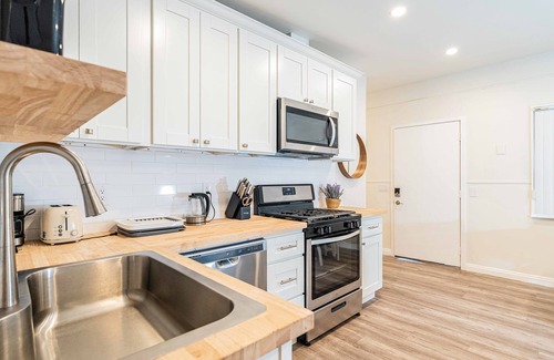 Glendora House | Chic Historic Route 66 Home - Ideal for Relaxation