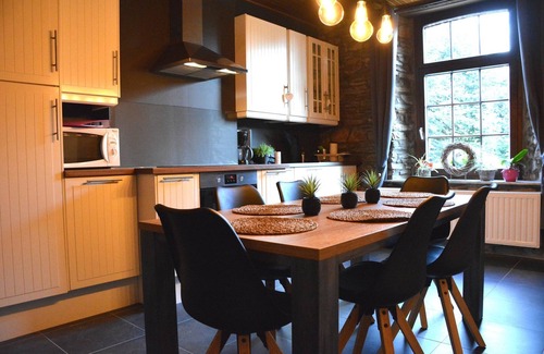 Vaux-sur-Sure House | Chic Holiday Home with Garden