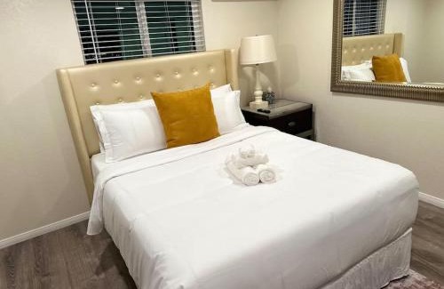 Bankers Hill House | Chic Home by Little Italy and SD