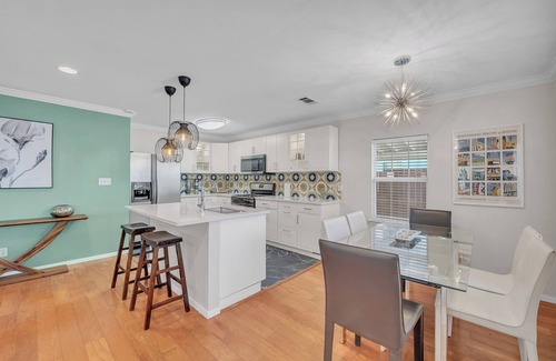 Dawson House | Chic Home-SoCo 1 block-5min Zilker & LadyBirdLake