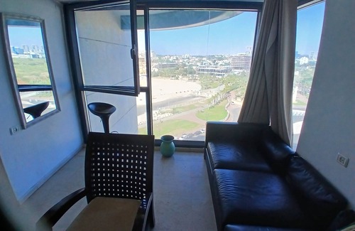 Herzliya Pituach Apartment | Chic hotel suite in superb Herzliya with fitness room, WiFi and pool
