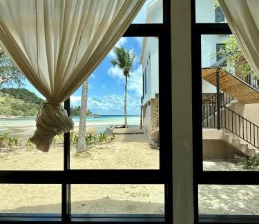 Chaloklum House | Chic house on the beach