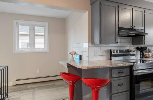 Dieppe House | Chic House with King Bed, Walk To Dining and Starbucks