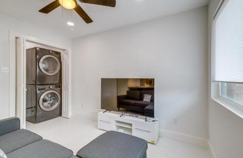 Lawndale/ Wayside Apartment | Chic Houston Apartment - 2 Mi to U of H Campus