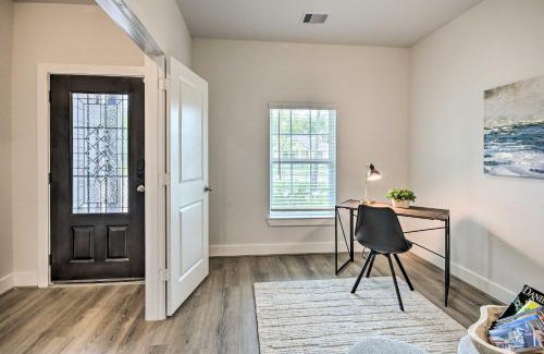 Southeast Houston House | Chic Houston Home with Game Room about 8 Mi to Dtwn