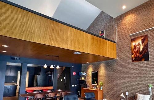 Greenway Plaza-Upper Kirby House | Chic In The City