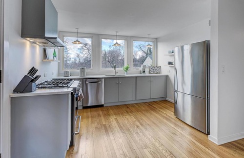 Princeton House | Chic Industrial Lounge near Princeton U!