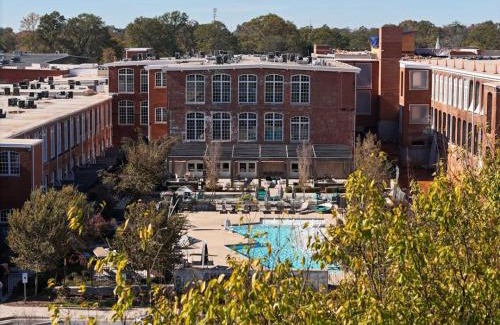 Judson Apartment | Chic Industrial Vibes 2BR 2BA