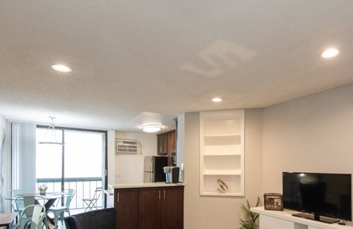 Tri-West Apartment | Chic Junior 1-Bedroom with Balcony & Pool in Fabulous West Hollywood
