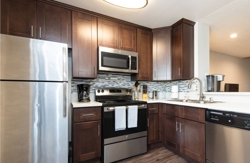 Tri-West Apartment | Chic Junior 1-Bedroom with Balcony & Pool in Fabulous West Hollywood