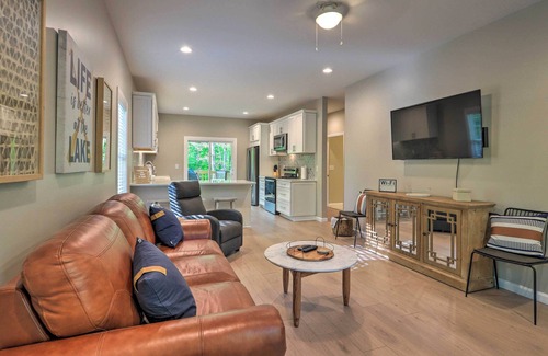 Milledgeville House | Chic Lake Sinclair Retreat with Dock & Hot Tub!