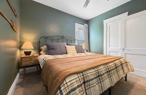 Edgewater Apartment | Chic Lakeside Retreat Steps from the Beach