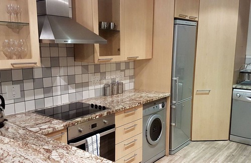 Greater Johannesburg Metropolitan Area Apartment | Chic living, an alternative to the most superior of 5-star hotel accommodation