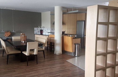 Greater Johannesburg Metropolitan Area Apartment | Chic living, an alternative to the most superior of 5-star hotel accommodation