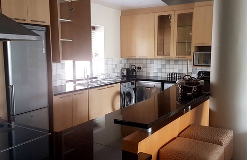 Greater Johannesburg Metropolitan Area Apartment | Chic living, an alternative to the most superior of 5-star hotel accommodation