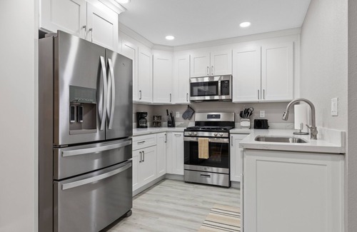 Lodi House | Chic Lodi Retreat! Five minute to wine country!n