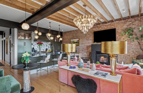 Burnsville Condo | Chic Loft in Downtown Burnsville! Walk to all shops and restaurants!