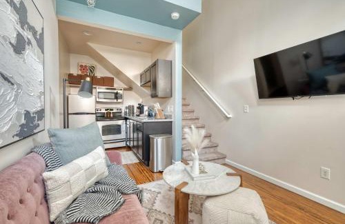 Alphabet Historic District Apartment | Chic Loft Retreat in the Heart of NW Portland