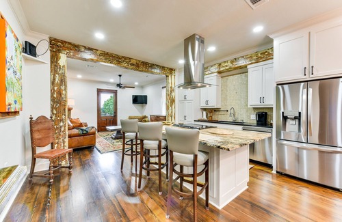New Roads Apartment | Chic Louisiana Retreat - Balcony & River Views!