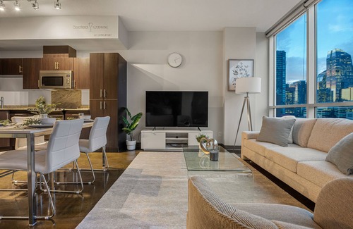 Beltline Condo | Chic Luxe 2BD + Free Parking-Central Downtown Gem