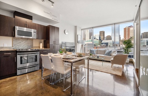 Beltline Condo | Chic Luxe 2BD + Free Parking-Central Downtown Gem