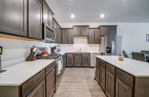 Mesquite House | Chic Mesquite Townhome ~ 11 Mi to Downtown Dallas!