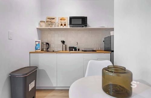 Seybold Apartment | Chic Miami Studio | Gym, BBQ, Free Parking