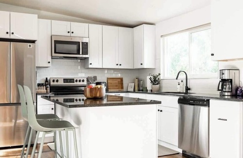 Alta Vista Area House | Chic Mid-Century Home Near Olde Town Arvada