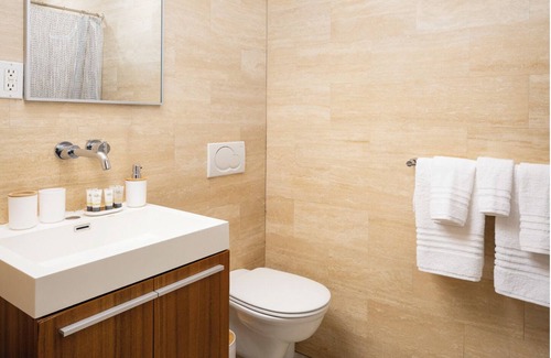 Midtown East Apartment | Chic Midtown Studio with Patio #203
