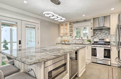 Milton House | Chic Milton Getaway ~ 10 Miles to Downtown Boston!