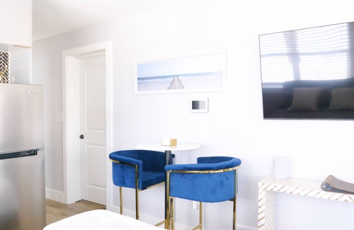 Surfside Historic District House | Chic Mini Boutique Hotel Unit 1 at THE BELLA by EVRH