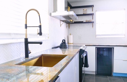 Smith's Memento House | Chic Mini Boutique Hotel Unit 3 at THE BELLA by EVRH