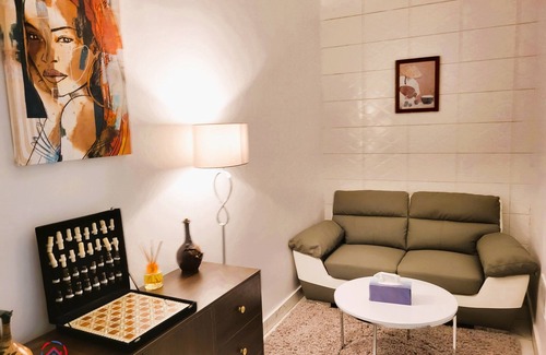 Le Plateau Apartment | Chic, moderately furnished apartment close to shops.