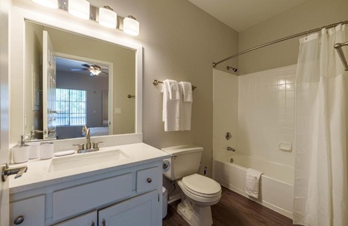Greenbell Apartment | Chic Modern 2 Bedroom Apartment at Lookout Mountain by Stay Gia