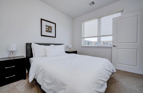 Fountain Square Apartment | Chic Modern 2bedroom Apartment by Stay Gia