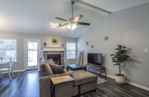 Anderson Mill West House | Chic, Modern and Comfortable Ranch House in Cedar Park