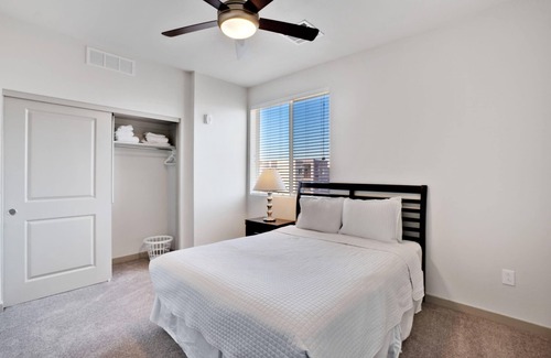 Palm Valley Apartment | Chic Modern Clean 2BR Apartment by Stay Gia