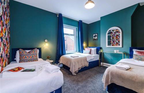 Salford House | Chic & Modern Escape