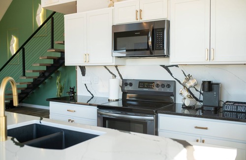 Conway House | Chic, Modern home in the woods