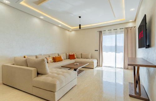 Oulad Khallouf Apartment | Chic & Modern