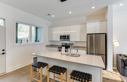 Dickerson Road House | Chic & Modern Townhome: 7 Mi to Downtown Nashville