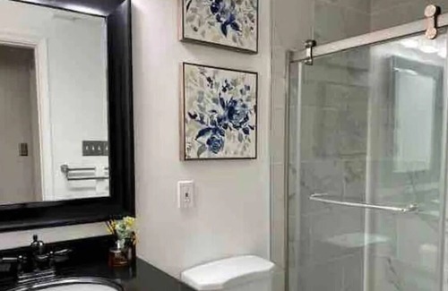 Annandale Condo | Chic Mosaic District 2BR/1BA Condo pet friendly near DC w/pool