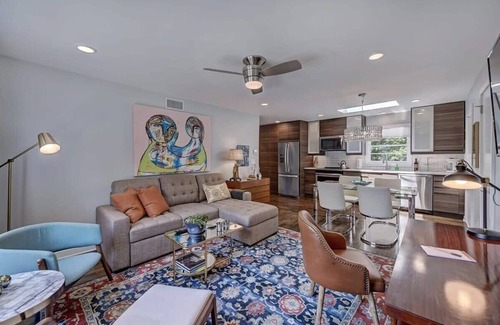 Cherry Condo | Chic Myers Park 1BR King Condo | Queens Rd