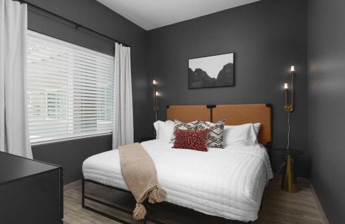 Maxwell Apartment | Chic Nashville 4 Bedroom, 7 Beds - Walk to Restaurants