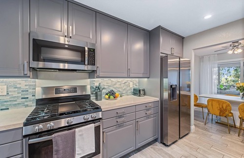 Laguna Hills House | Chic Nest parent’s favorite! Irvine, Laguna, Best location!